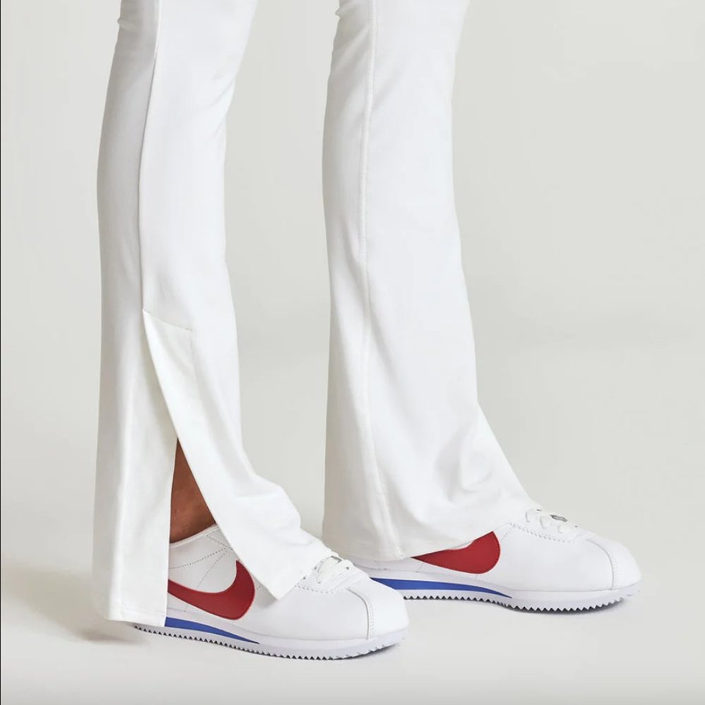 NEW! Carbon38 Split Leg Bootcut Legging in Melt - SIZE MEDIUM - WHITE